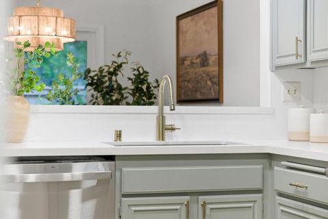 Tiny photo for 1334 Greenwich Court, San Jose, CA 95125 (MLS # ML82037520)