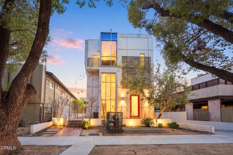 Photo of 93 N Wilson Avenue, Pasadena, CA 91106 (MLS # P1-29436)