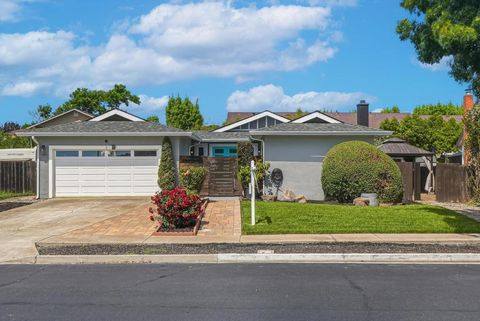 Photo of 35664 Conestoga Place, Newark, CA 94560 (MLS # ML82047143)