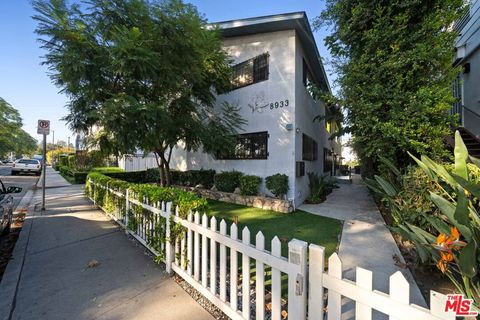 Photo of 8933 Cadillac Avenue #4, Los Angeles, CA 90034 (MLS # 25611525)