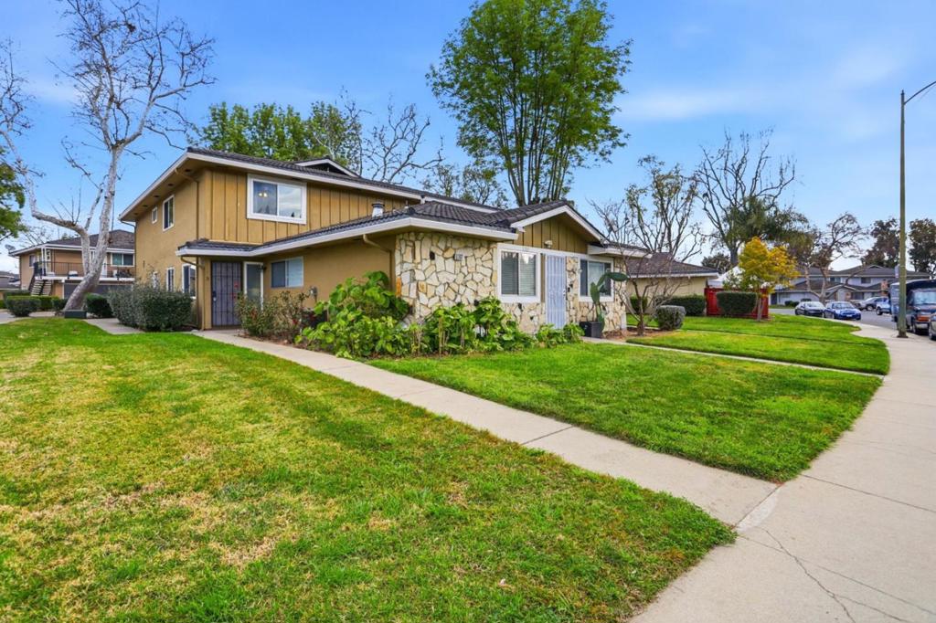 5707 Calmor Avenue 3