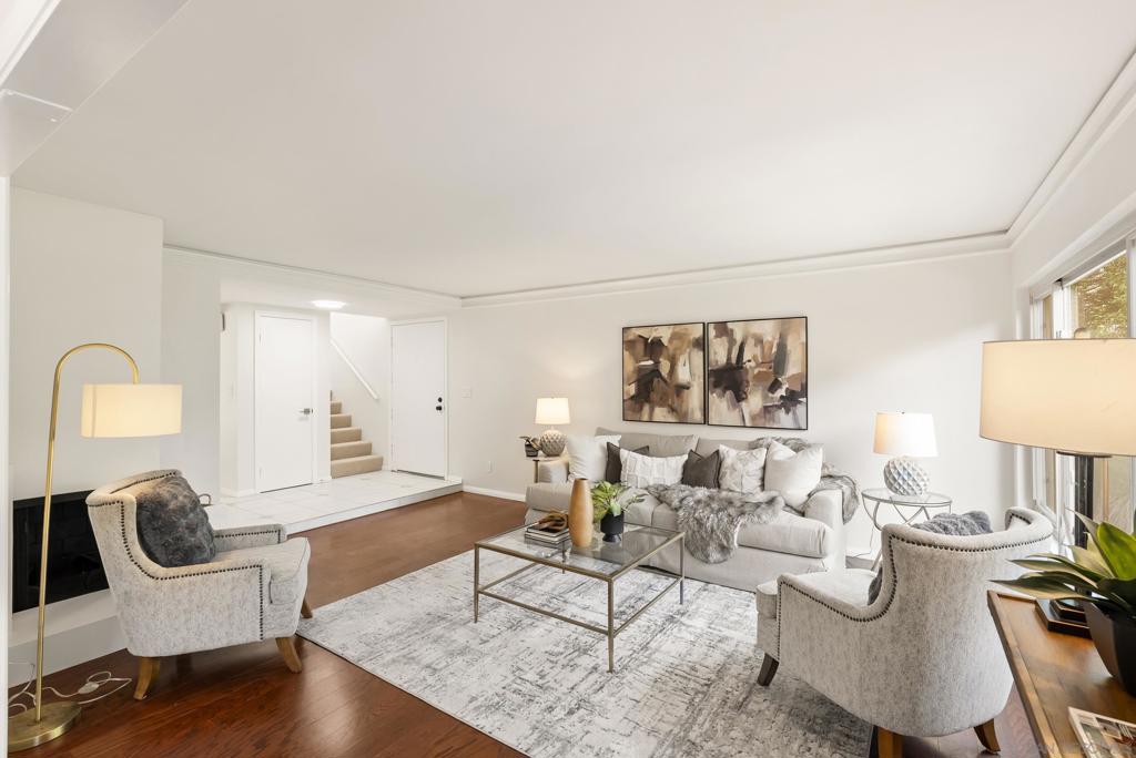 8871 Caminito Primavera