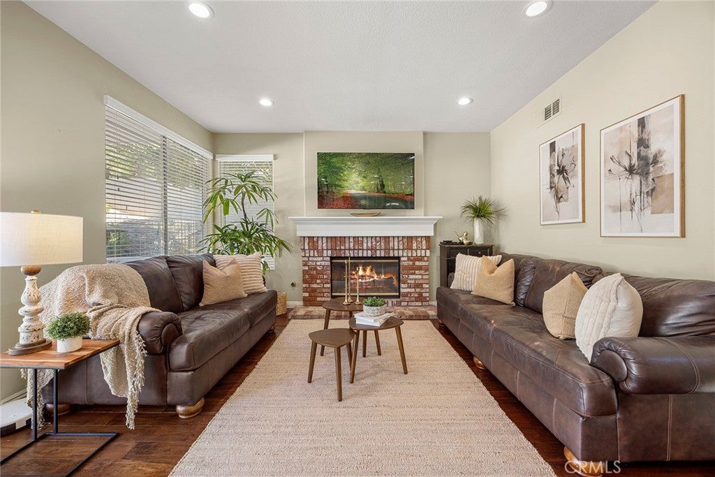 984 S Creekview