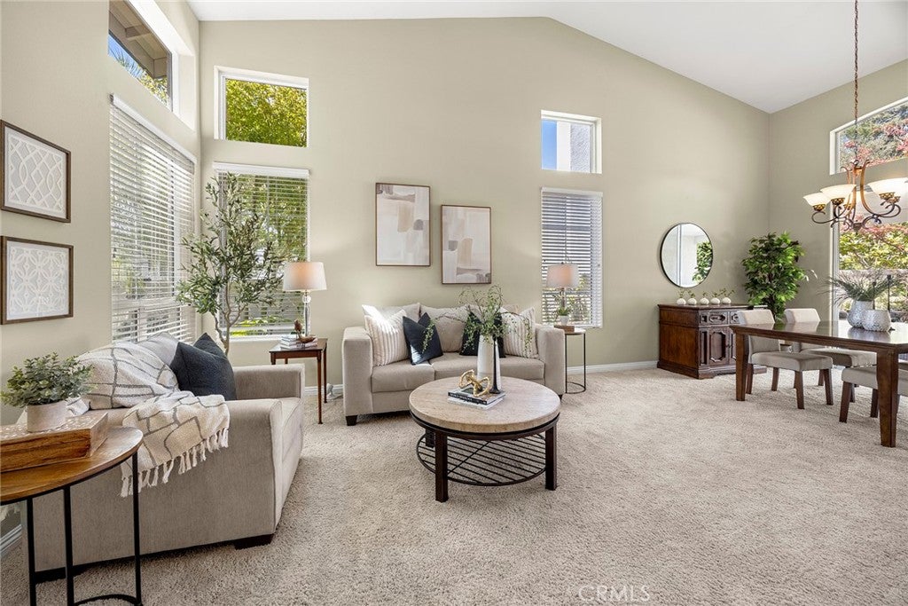 984 S Creekview