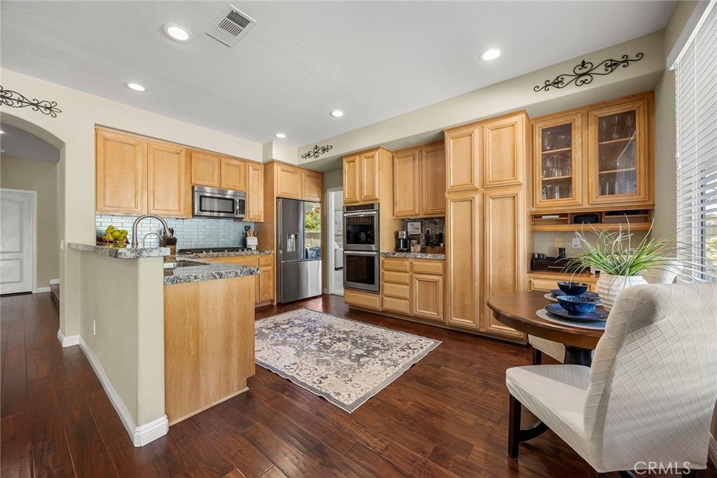 984 S Creekview