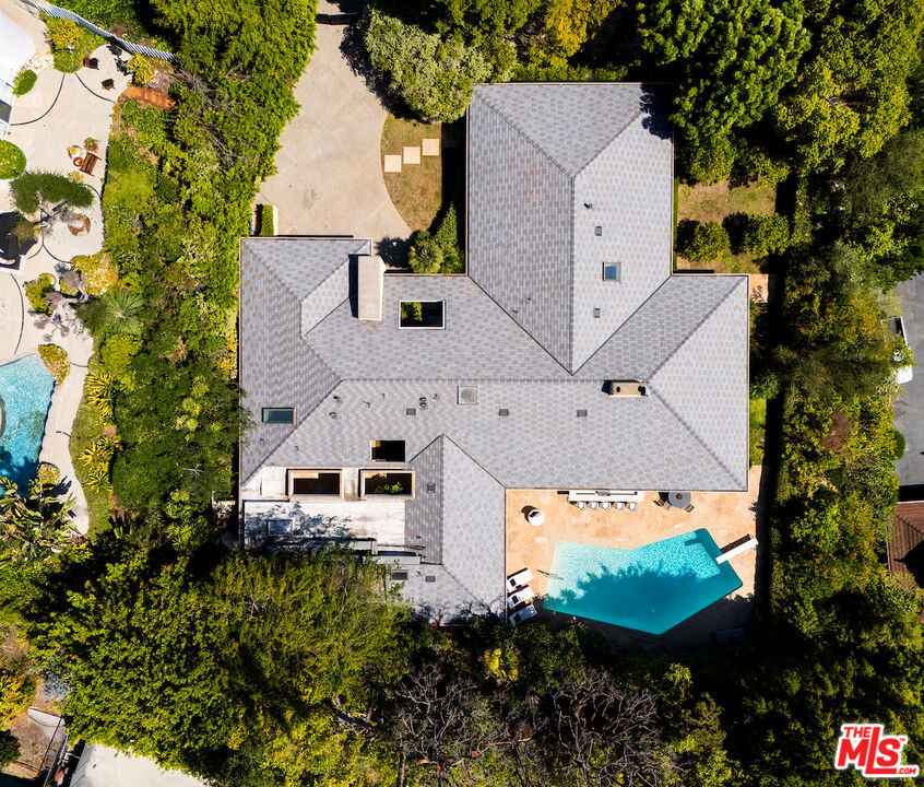 1011 N Hillcrest Road