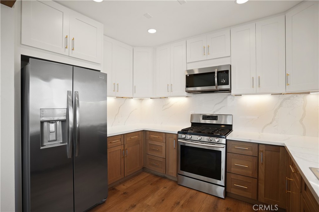 33892 Violet Lantern Street B