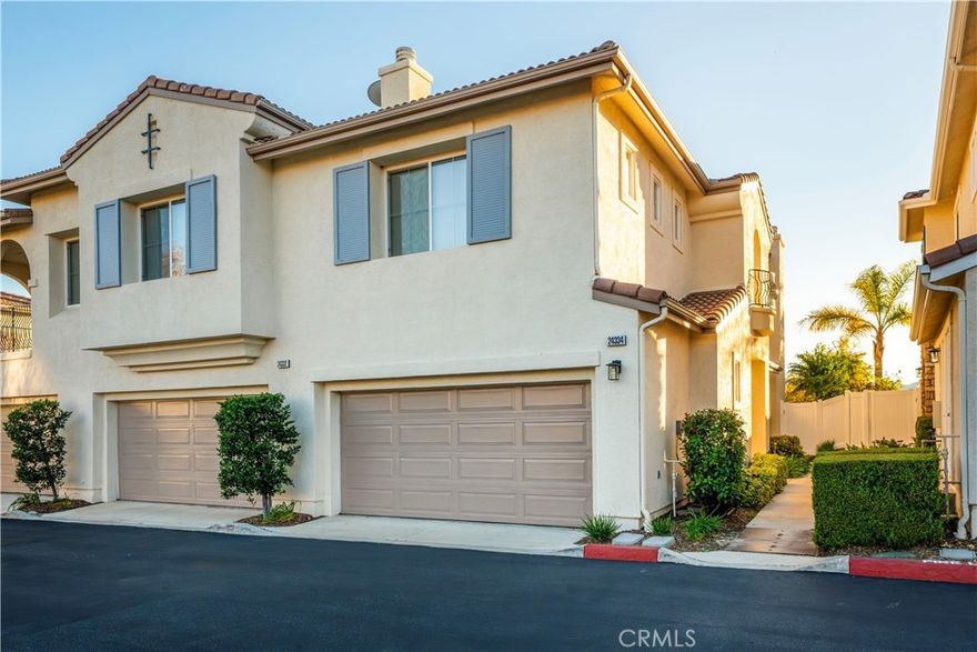 Rare Galeria townhome located in highly desirable Alta Vista neighborhood!  Tucked in the southeast corner of the complex, this plan 2 unit features 3 bedrooms and 2.5 bathrooms spread out over 1624 square feet with large patio/yard space that faces West to capture beautiful sunsets.  Downstairs features a circular layout with large family room, separate dining room, and kitchen that opens to family room and connects to dining via dining nook and large pantry cabinetry.  Primary bedroom has Western facing windows and large bath with dual sinks and walk-in closet.  Secondary bedrooms have tall ceilings and are large enough to be shared by siblings.  All bedrooms feature plantation shutters and ceiling fans.  Attached 2 car garage and separate laundry room.  HOA amenities include pool/spa, playground, and BBQ area.  Very close to schools, shopping, restaurants, and more.