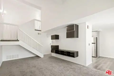 MLS: 26872147