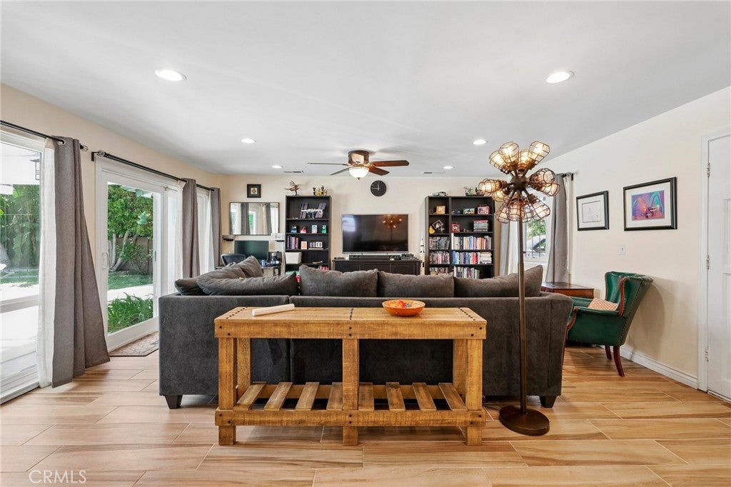 22923 Elkwood