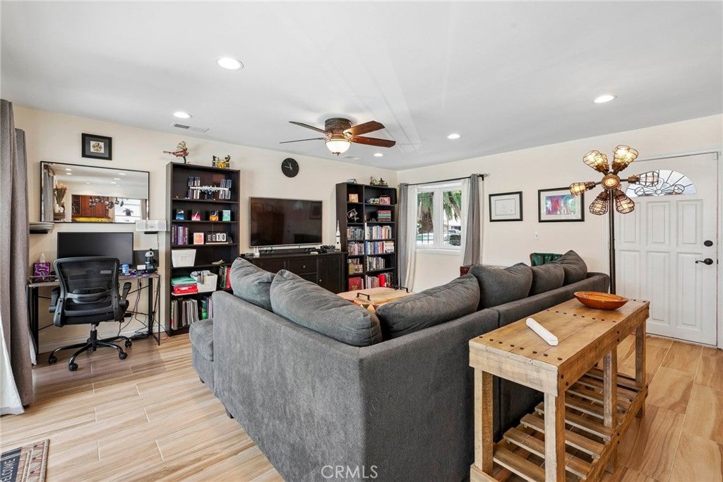22923 Elkwood