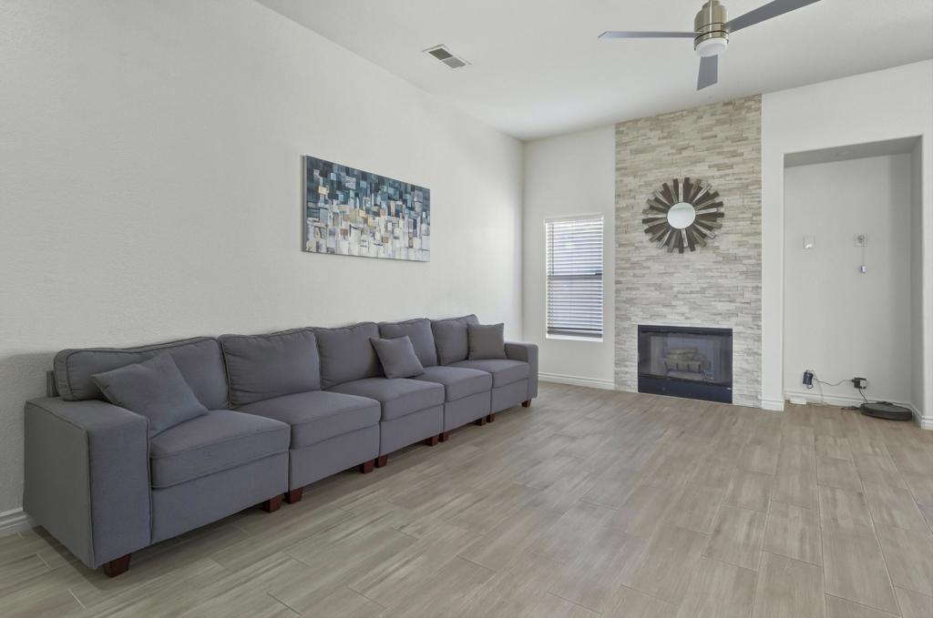 69572 Ridgeway Avenue