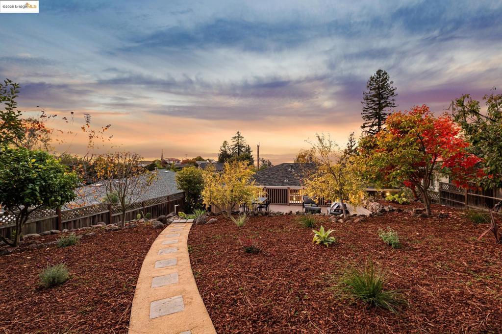 OAKMORE - Residential