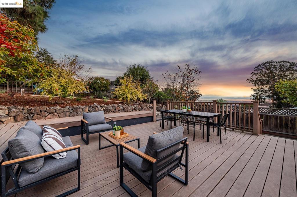 OAKMORE - Residential