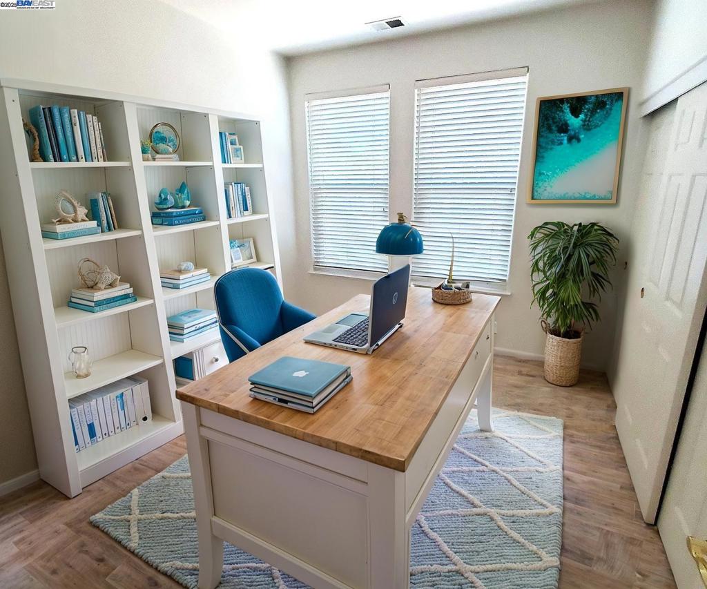 TOWN SQUARE - Residential