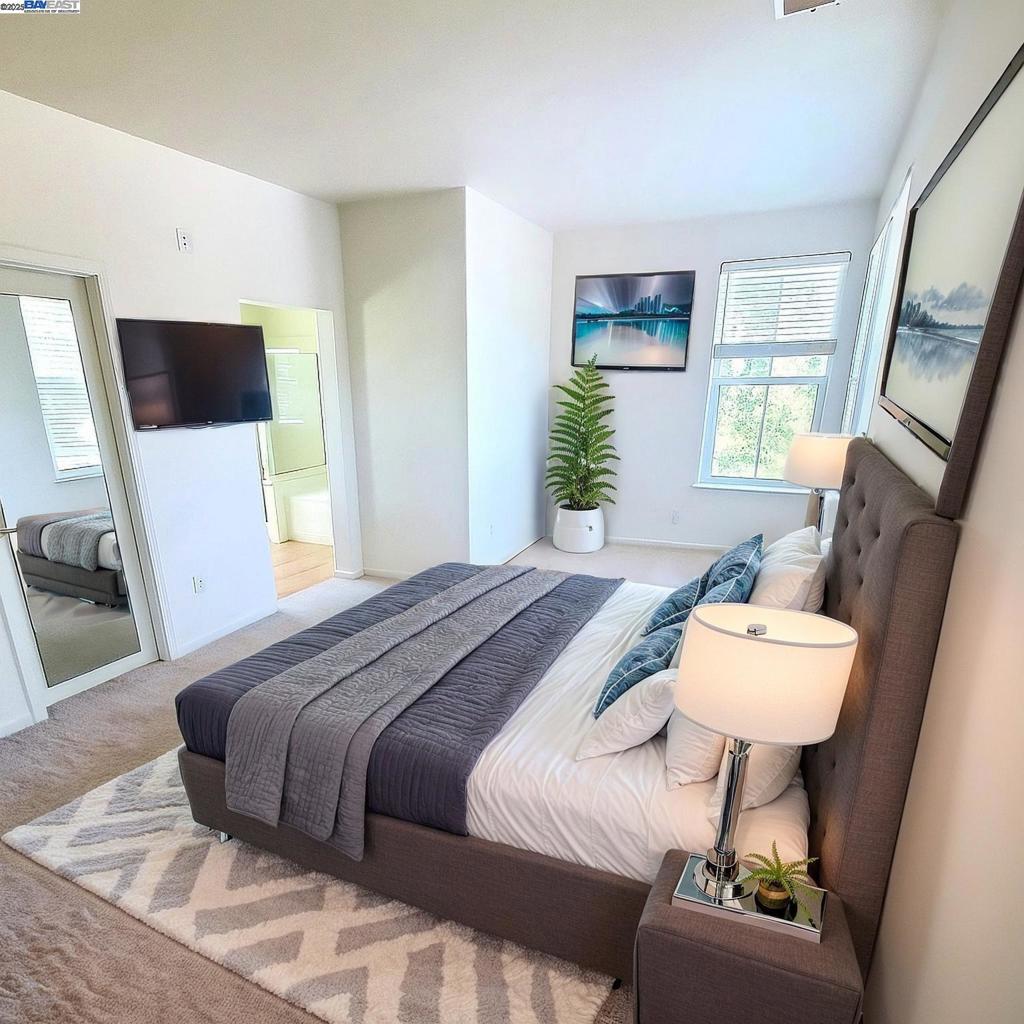 TOWN SQUARE - Residential