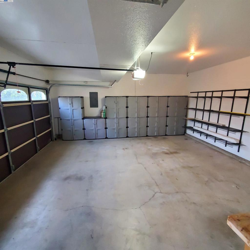 TOWN SQUARE - Residential