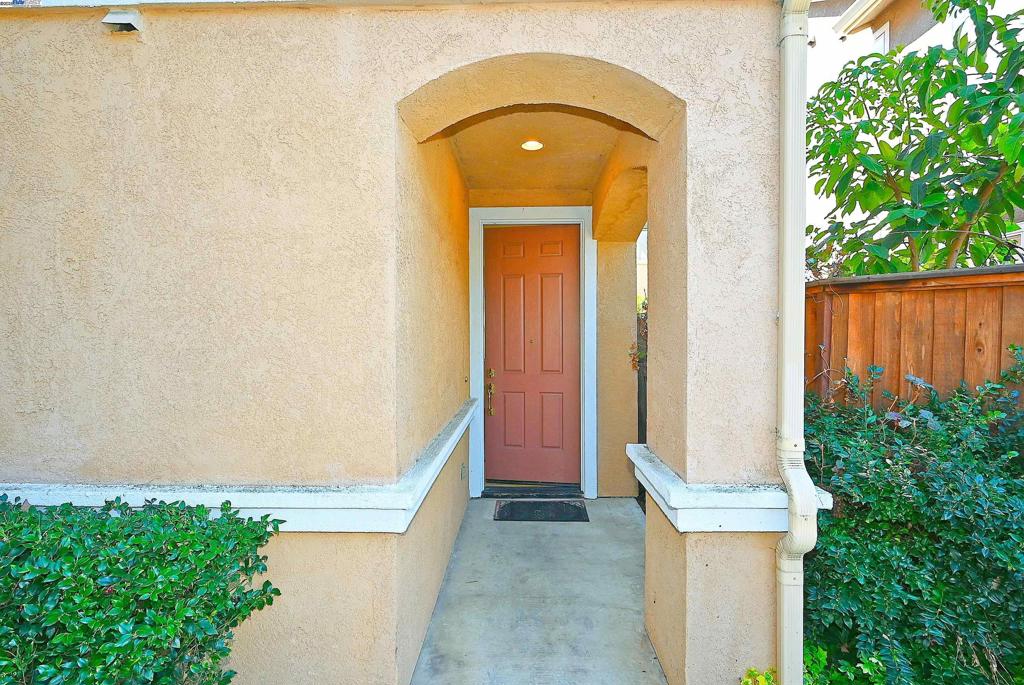 TOWN SQUARE - Residential