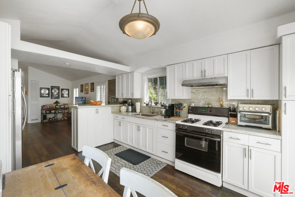 31 Paradise Cove