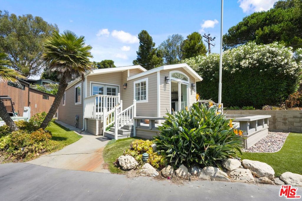 31 Paradise Cove