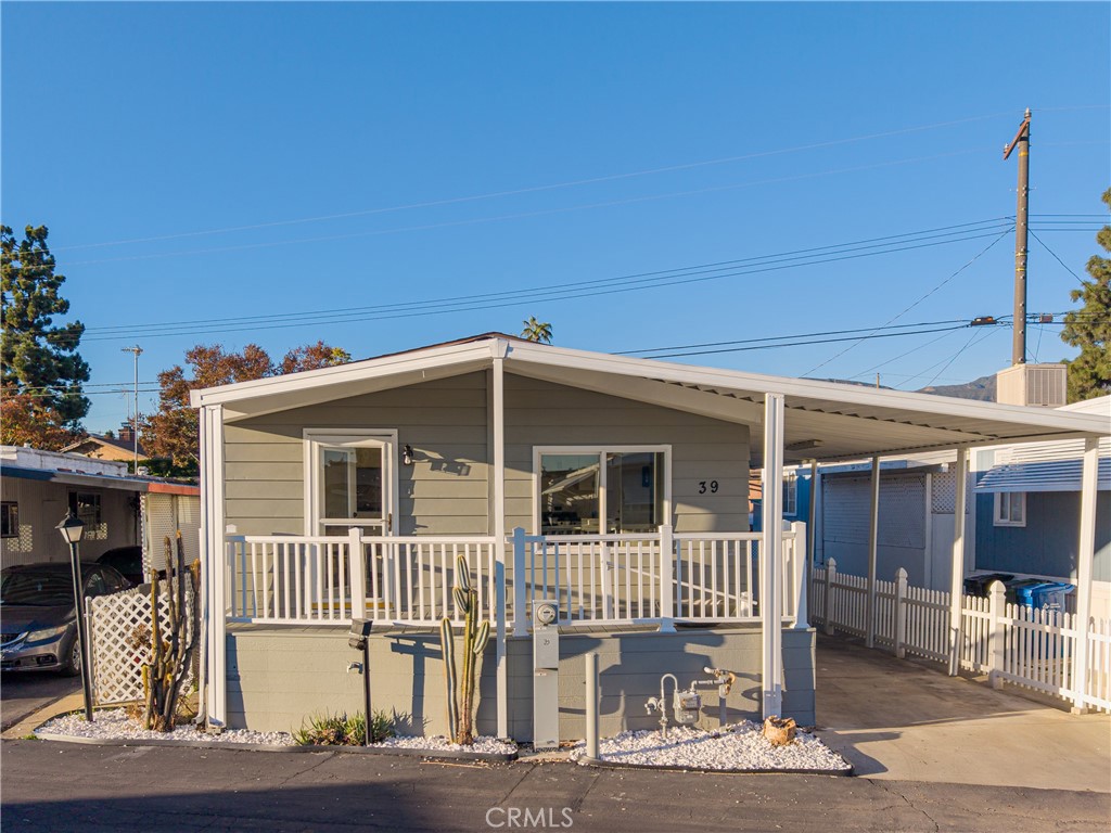 301 E Foothill Boulevard E 39