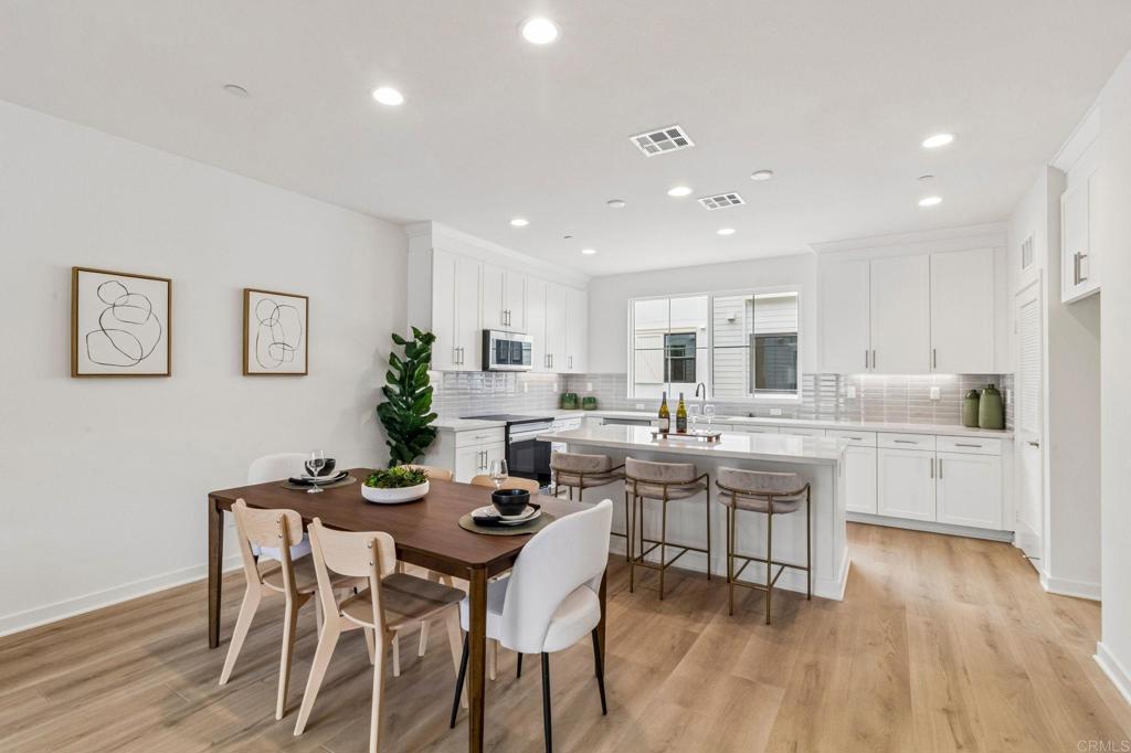 2572 Delphinium Lane
