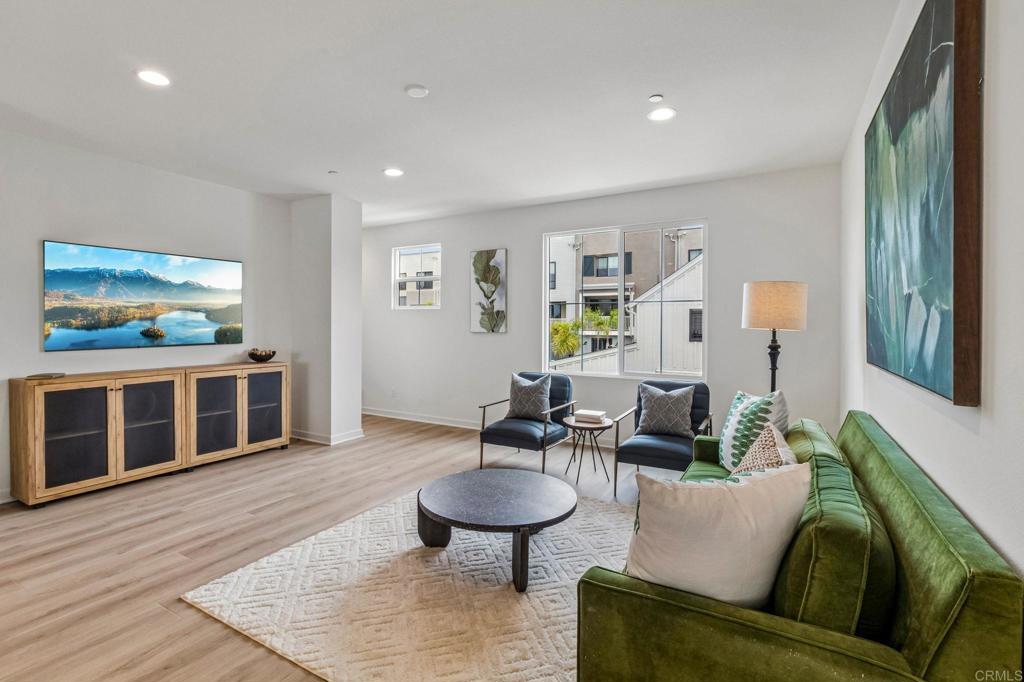 2572 Delphinium Lane