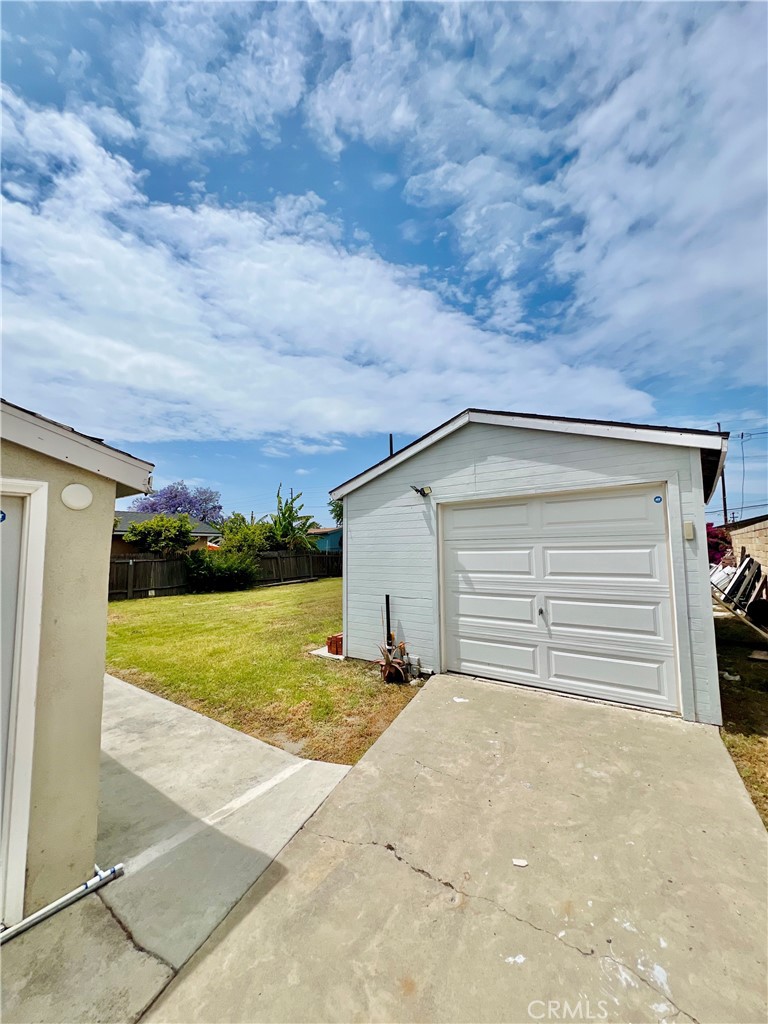12781 Louise St.