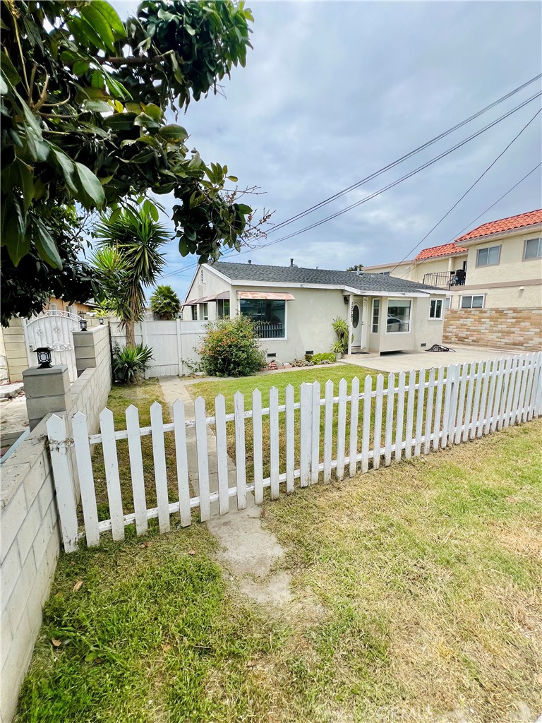 12781 Louise St.