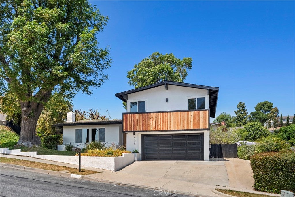 4296 Avenida Amelgado