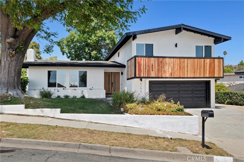 4296 Avenida Amelgado