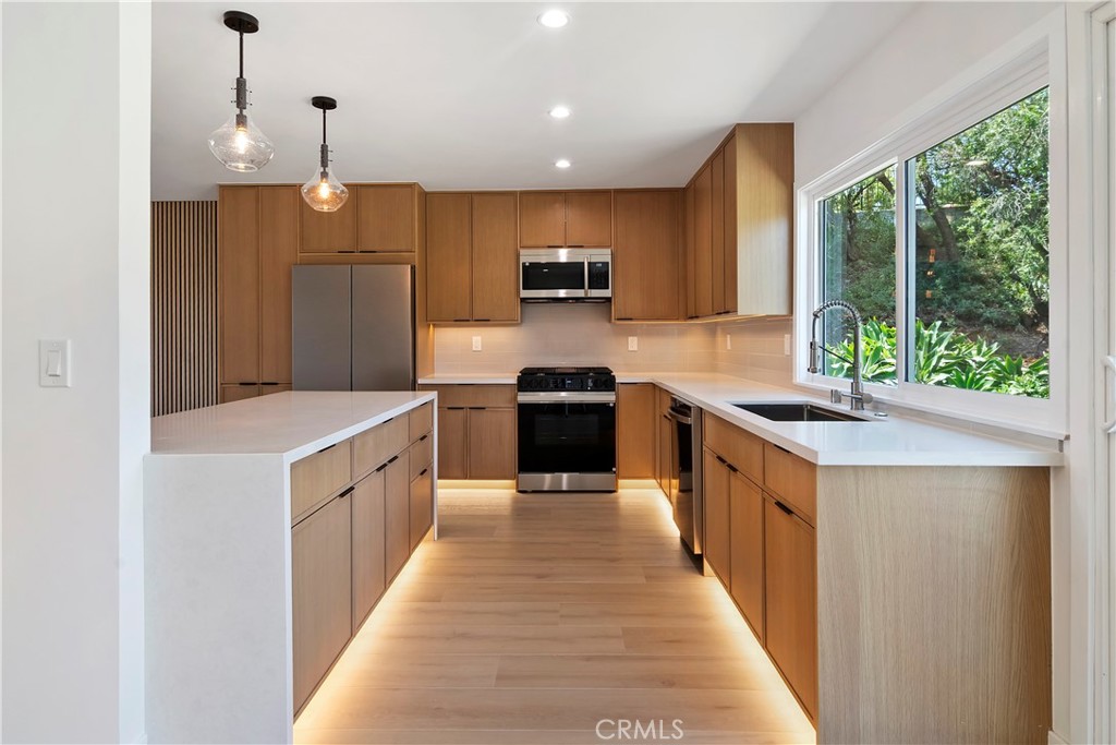 4296 Avenida Amelgado