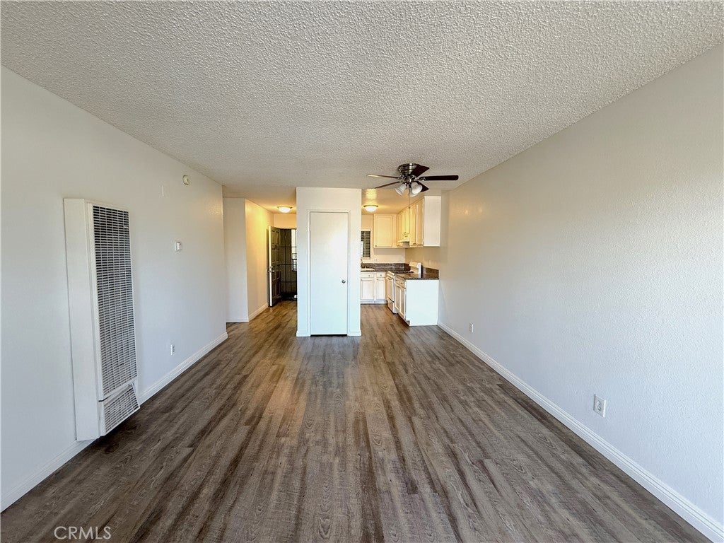 1212 Gladys Avenue 201