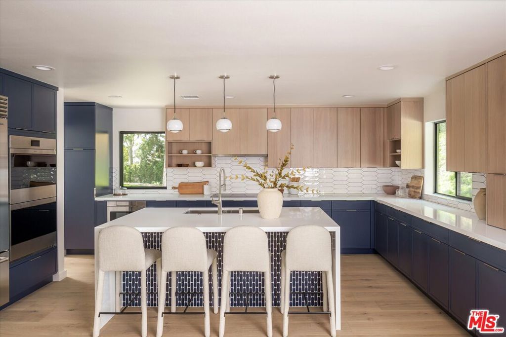 Photo of 2313 Banyan Drive, Los Angeles, CA 90049 (MLS # 25598823)