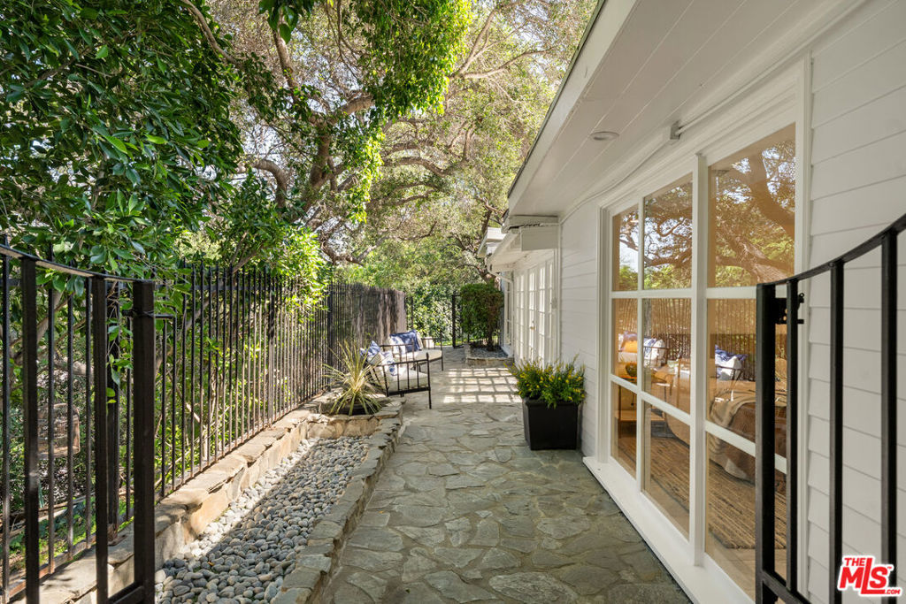 11250 Sunshine Terrace