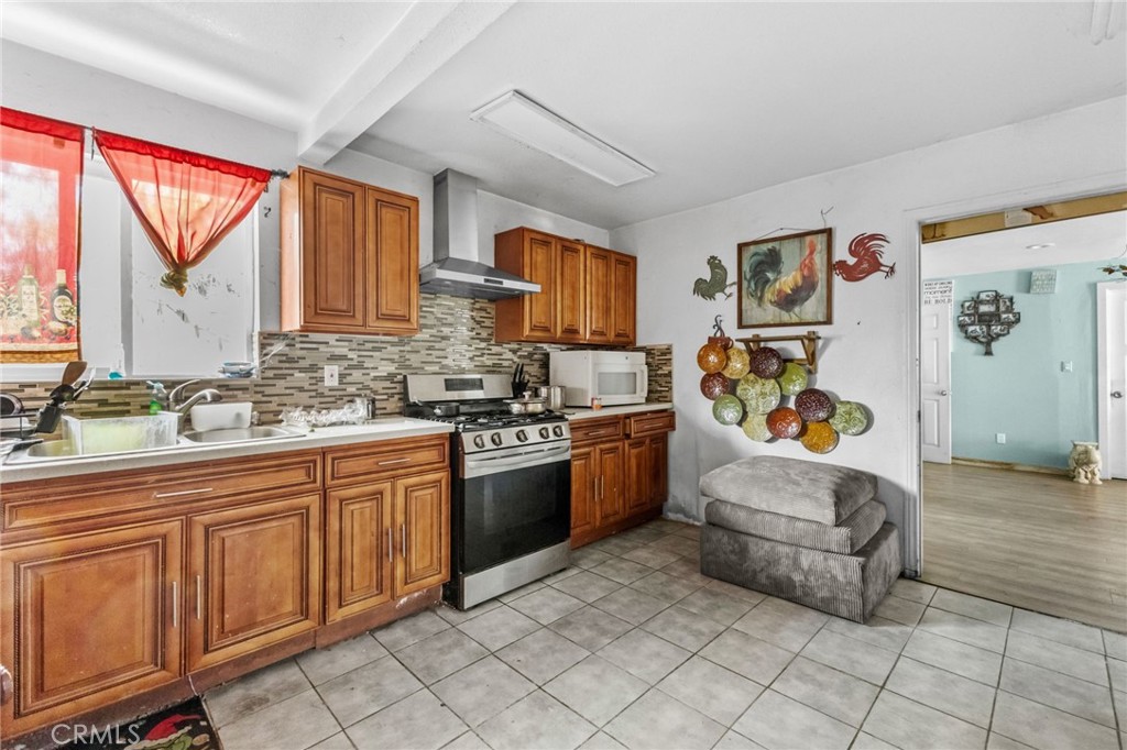 Welcome to 7499 Valaria Drive in Highland! This cozy and inviting 2-bedroom, 1-bathroom home offers 1,608 sq. ft. of living space on an expansive 11,078 sq. ft. lot, perfect for starting your homeownership journey. With a spacious layout, large yard, and tons of potential to personalize, this home gives you room to grow and make it truly yours. Located in a peaceful neighborhood, you’ll enjoy the convenience of being just minutes from Highland Village Plaza, San Manuel Village, and a variety of restaurants, grocery stores, and shops. Whether you’re relaxing in the backyard or exploring nearby amenities, this home offers the perfect blend of comfort and location.