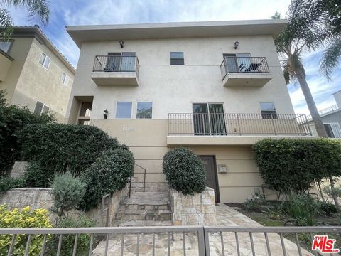 Photo of 15024 Magnolia Boulevard #105, Sherman Oaks, CA 91403 (MLS # 25618101)