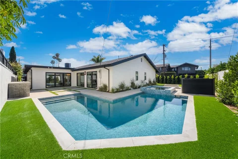 2436 Holiday Rd, Newport Beach, CA 92660 - MLS#: OC26053520