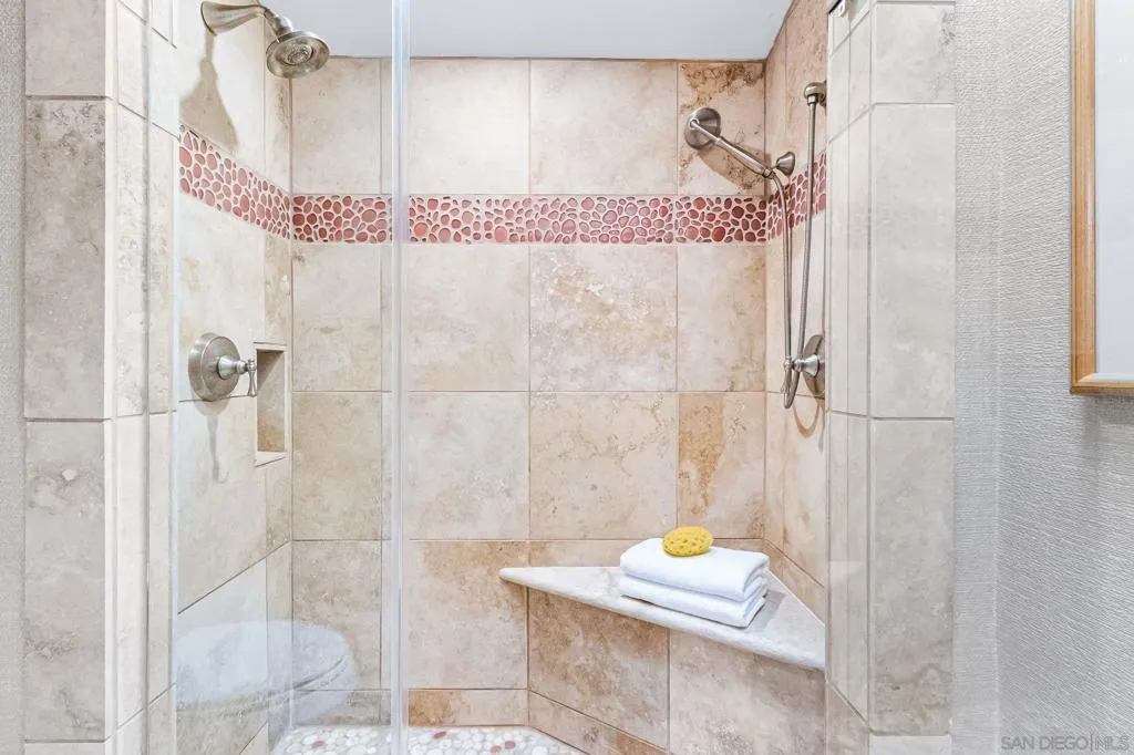 La Jolla, California 92037, United States, 2 Bedrooms Bedrooms, ,3 BathroomsBathrooms,Residential,Active,221991