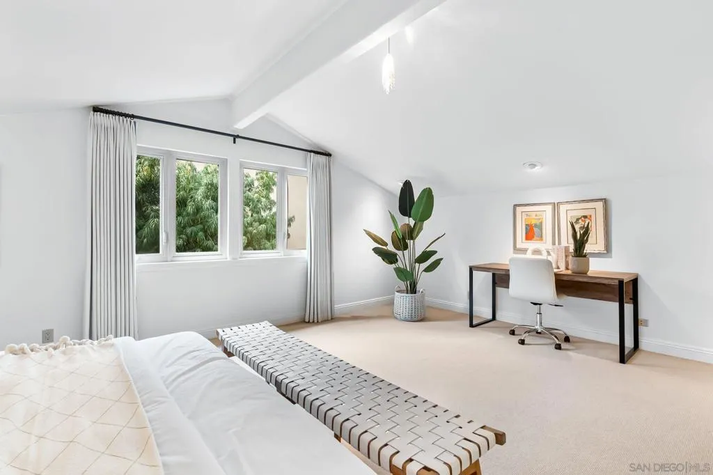 La Jolla, California 92037, United States, 2 Bedrooms Bedrooms, ,3 BathroomsBathrooms,Residential,Active,221991