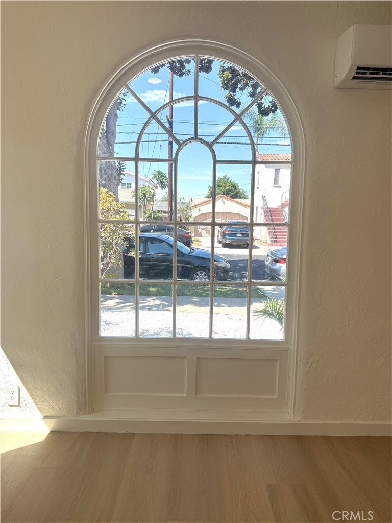 472 W Burnett