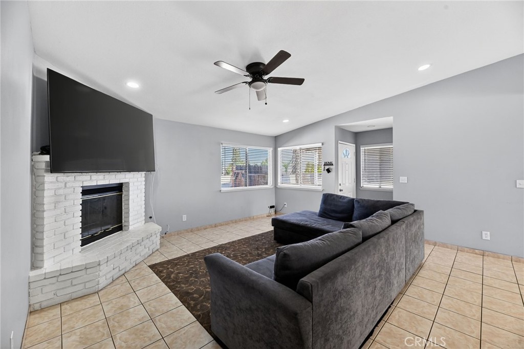 15505 Shadow Mountain Ln