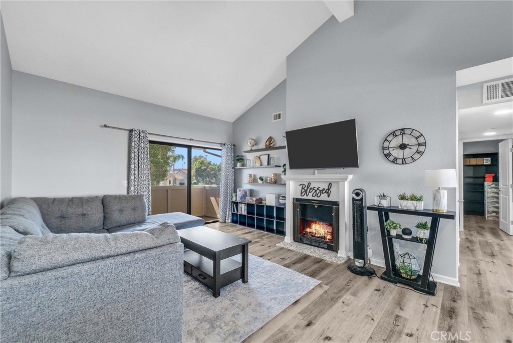 1042 E La Habra 234