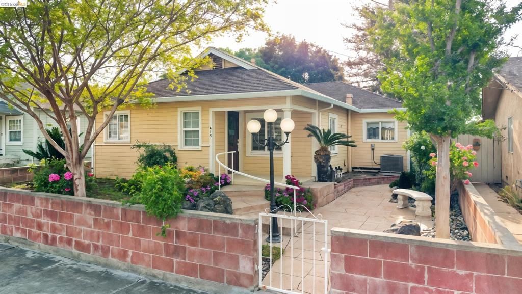 Photo of 413 Landis Ave Ave, Oakley, CA 94561 (MLS # 41128900)