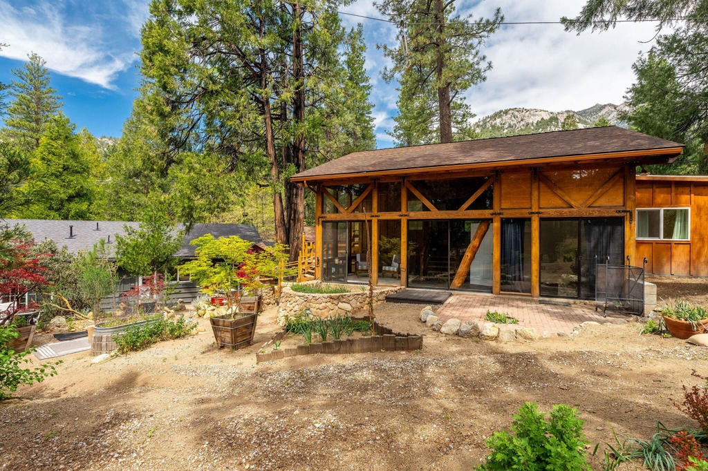 25106 Rim Rock Road