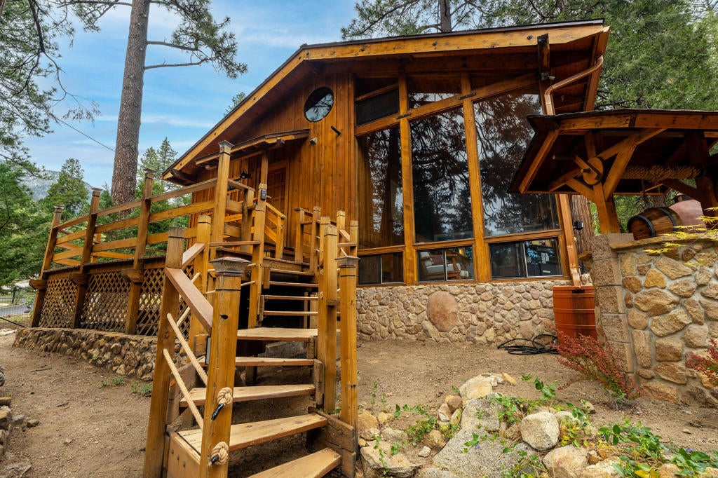 25106 Rim Rock Road