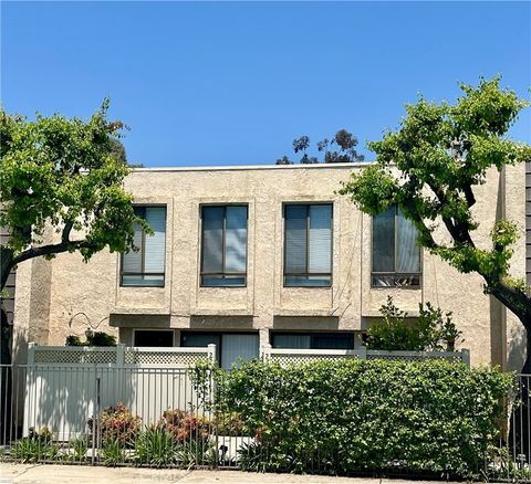 Photo of 15031 Chatsworth ST #22, San Fernando, CA 91345 (MLS # SR26101881)