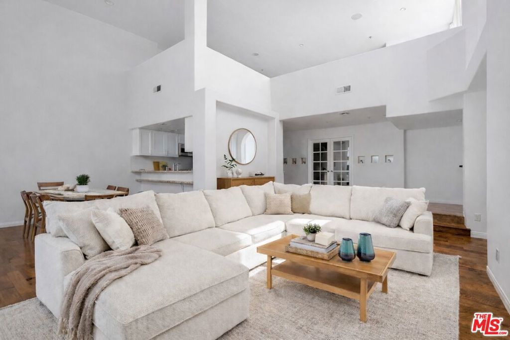 Photo of 12011 Goshen Avenue #305, Los Angeles, CA 90049 (MLS # 26660657)