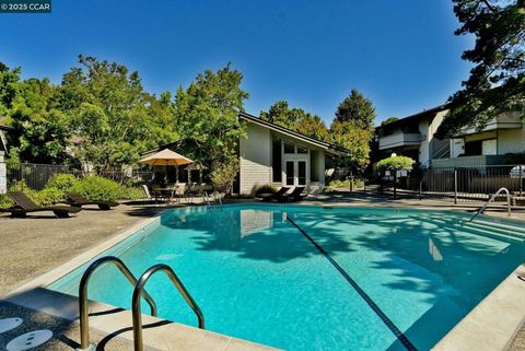 Photo of 1411 Marchbanks Dr #2, Walnut Creek, CA 94598 (MLS # 41120656)
