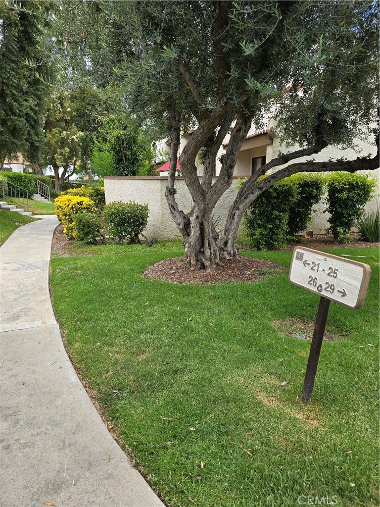 Properties 2 5800 Owensmouth Avenue 21